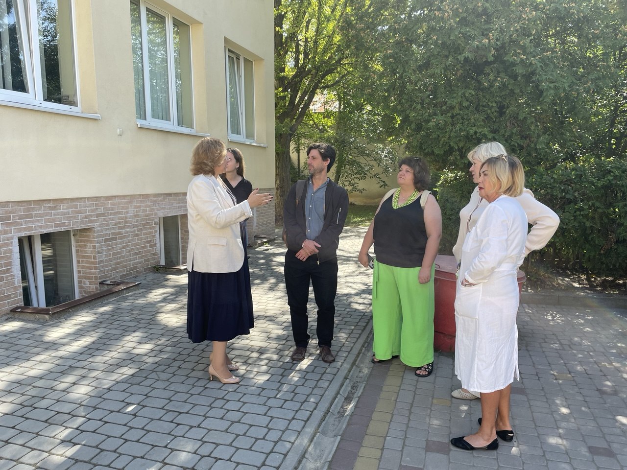 Представник Всесвітнього дитячого фонду Швеції, заснованого Королевою Сільвією, відвідав Центр здоров’я та реабілітації дітей